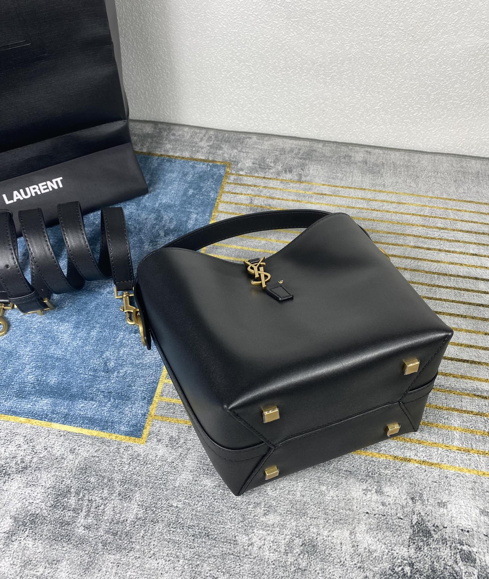 YSL LE 37 Small Bag 749036 LM091 20cm