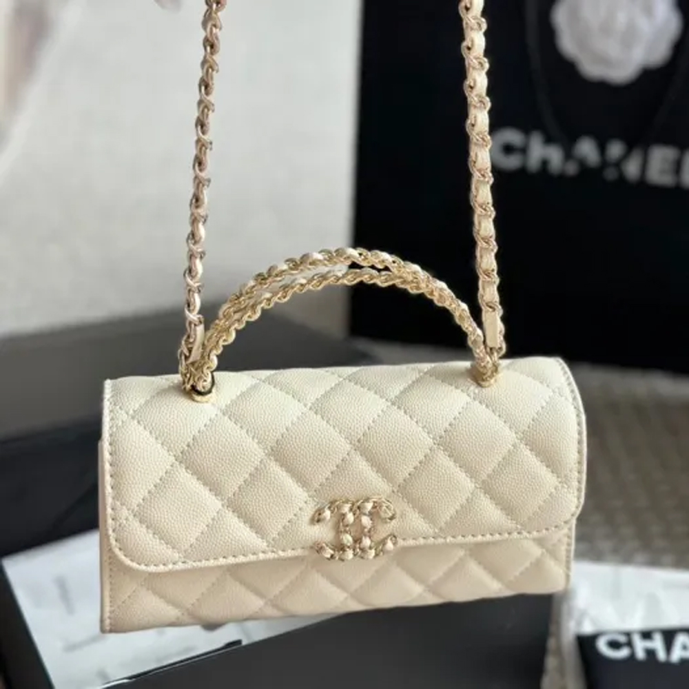 Chanel Handbag 022 DB561 19cm