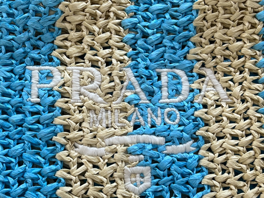 Prada 393 Blue LM031 24cm