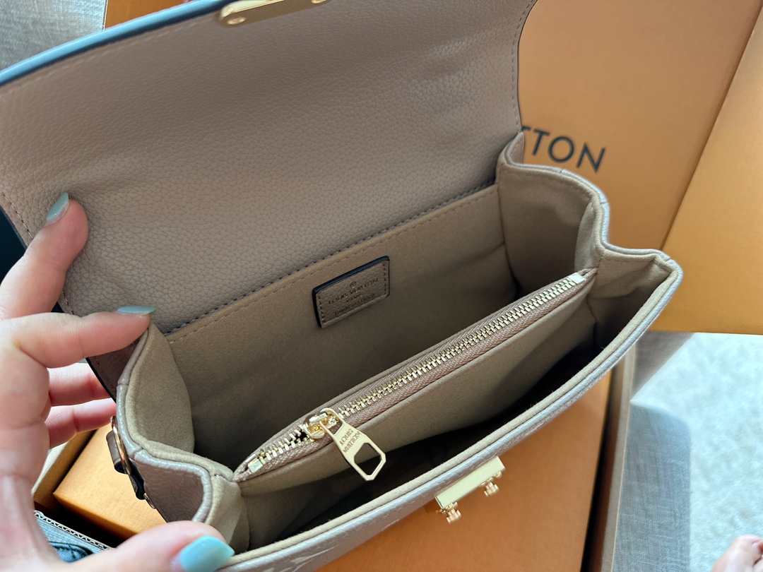 LV Pochette Métis East West Bag M23081 LM002 21.5cm