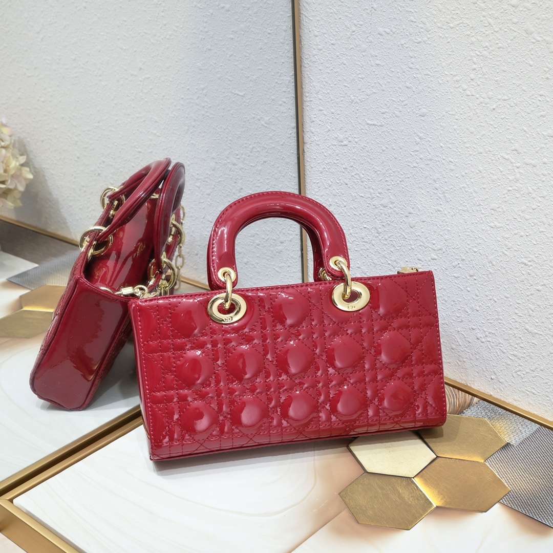 Medium Lady D-Joy bag Red patent leather CD0540 XB002 26cm