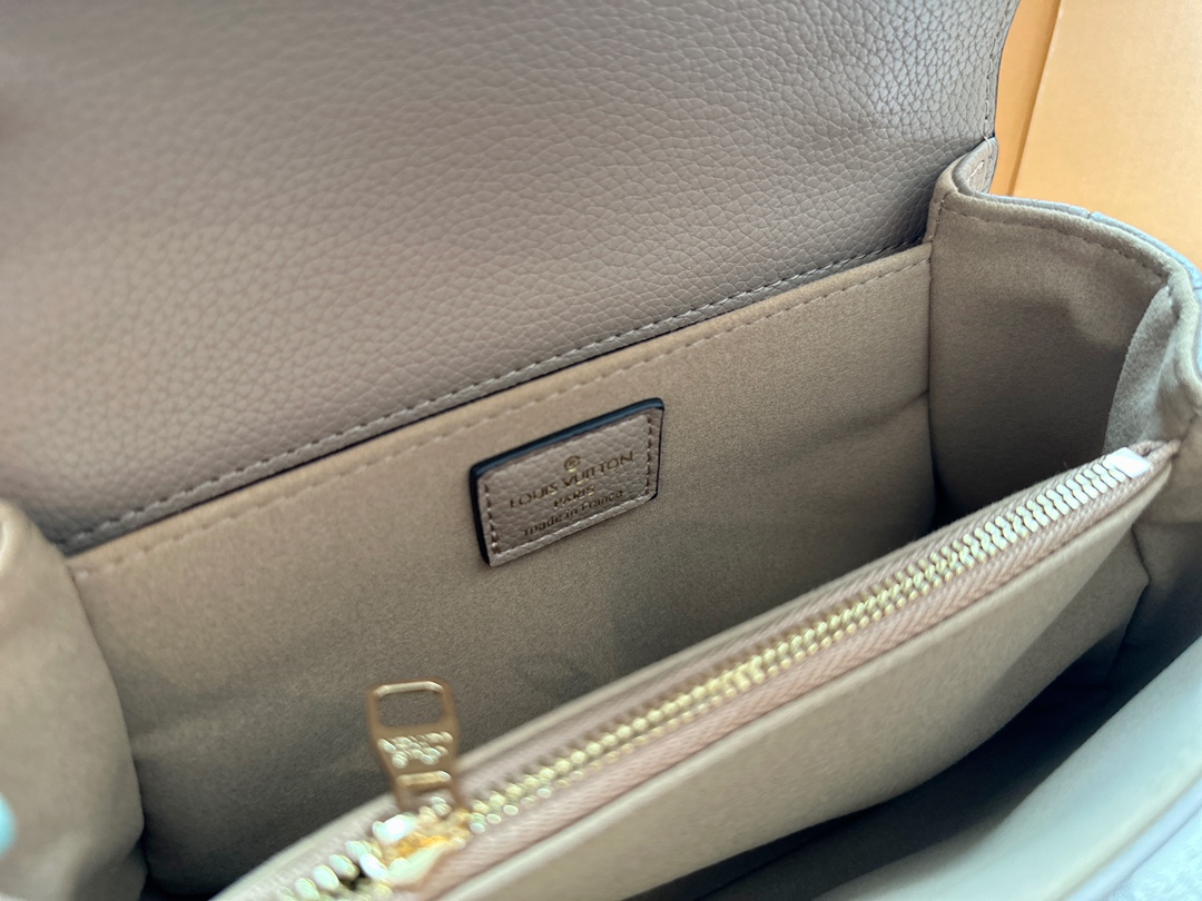 LV Pochette Métis East West Bag M23081 LM002 21.5cm