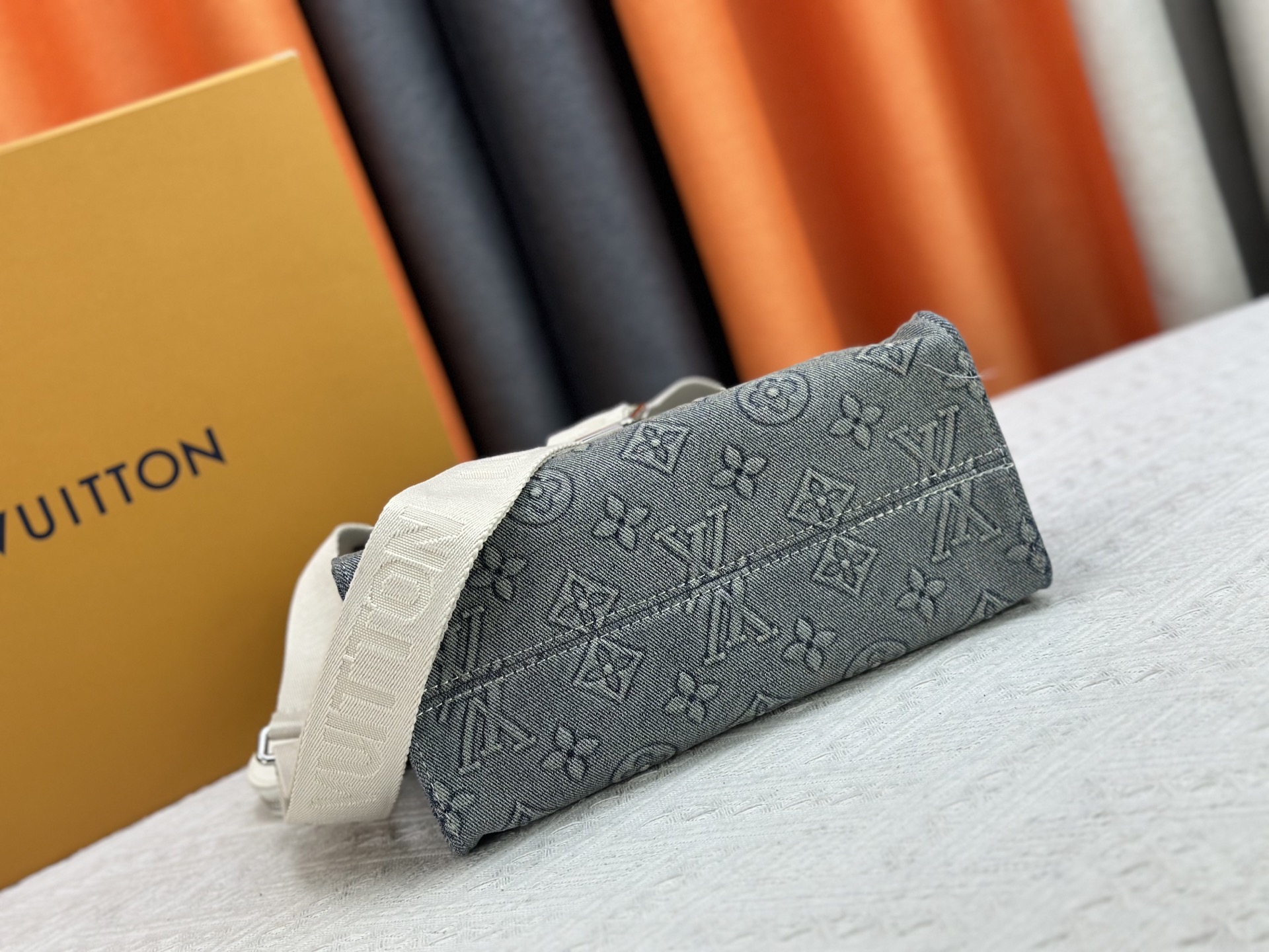 Louis Vuitton Onthego Small Handbag M46373