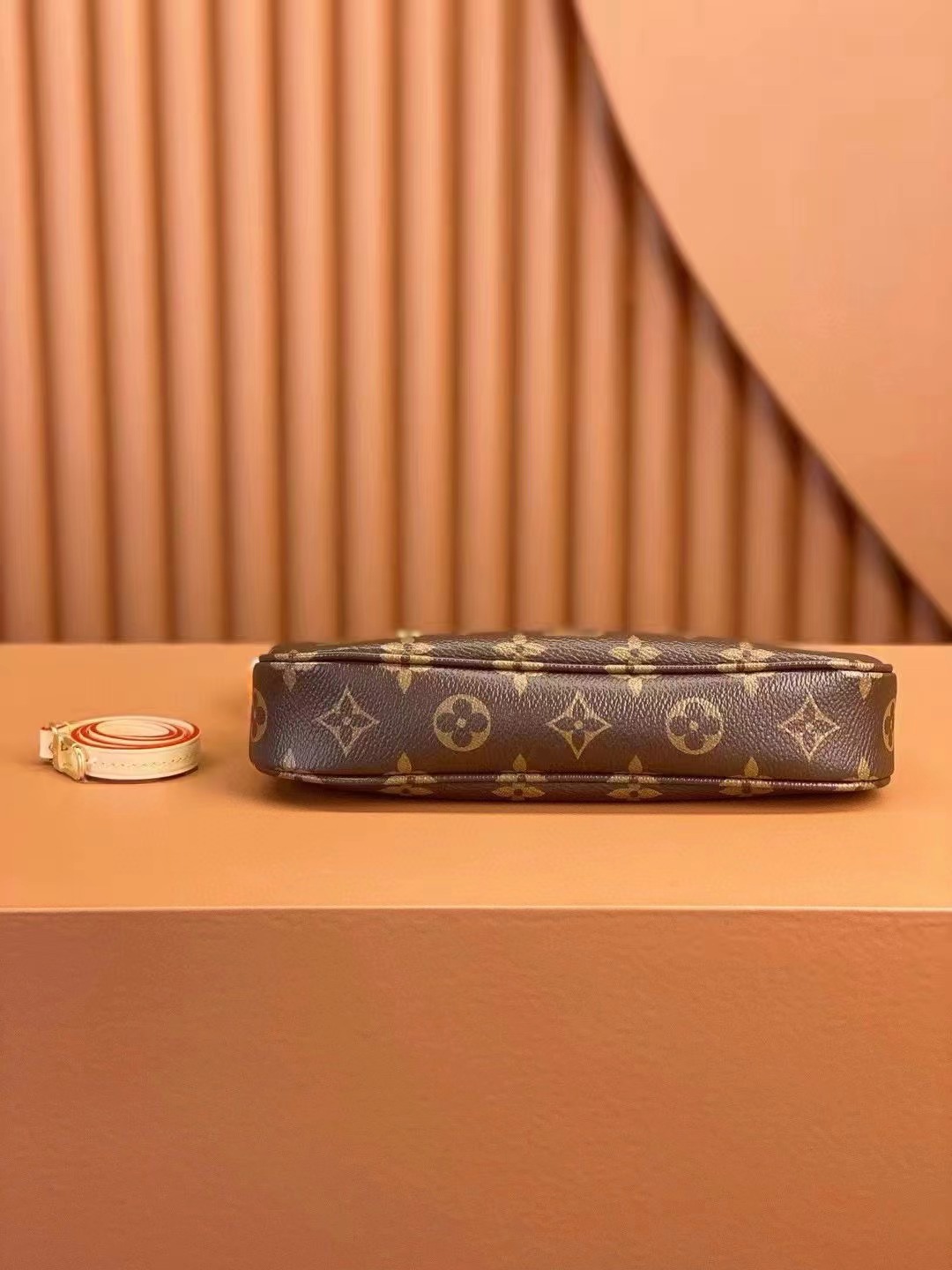 LV Pochette Accessoires Bag M82766 LM051 23.5cm