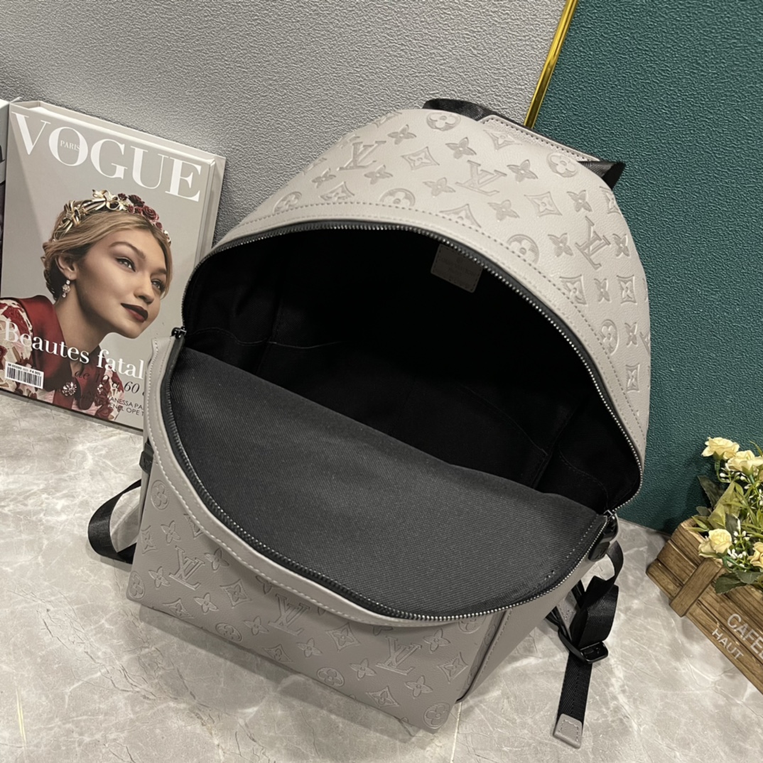 LV Discovery Backpack  M46553 29.0 x 38.0 x 20.0cm