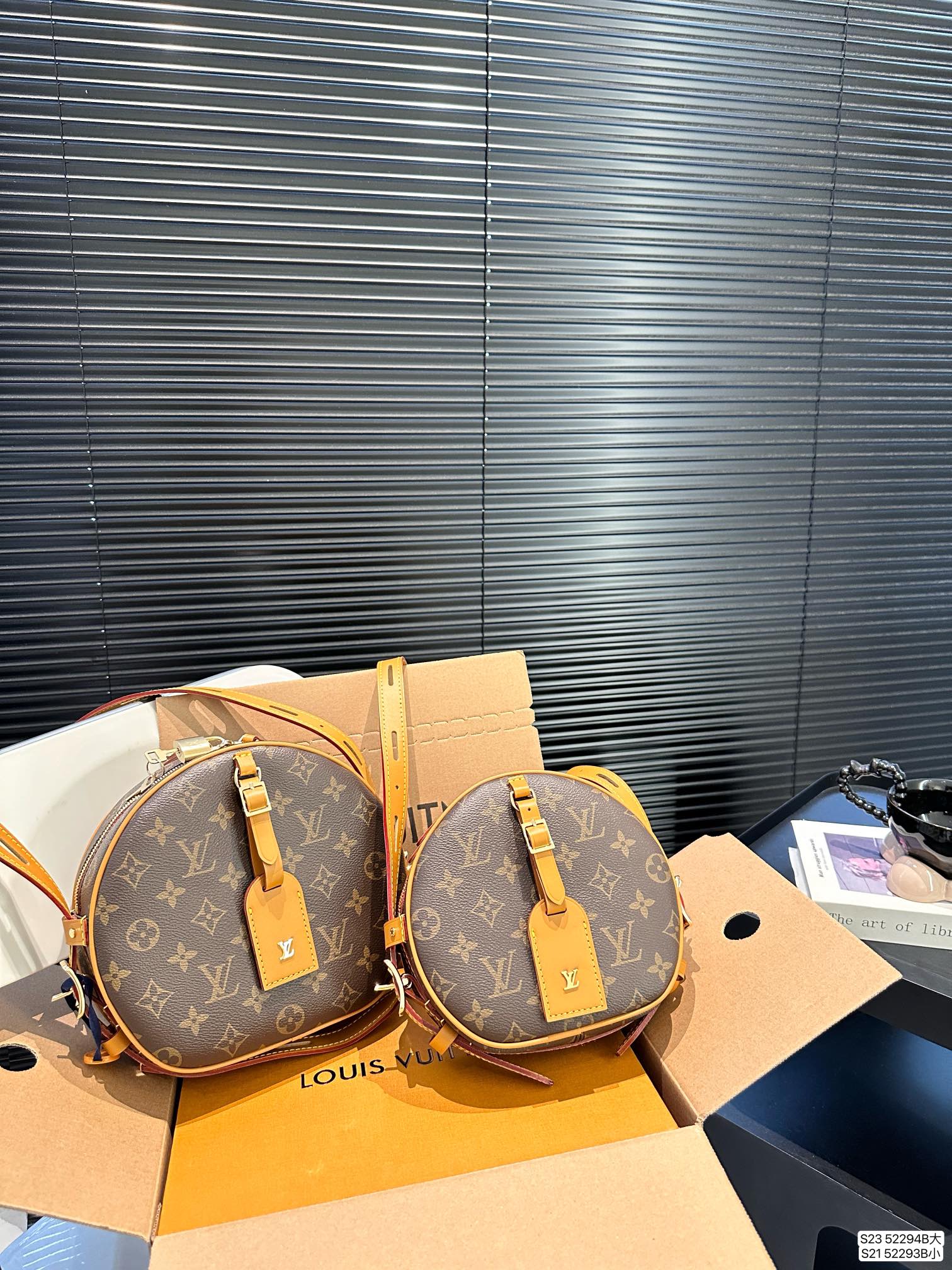LV Shoulder Bag 52294 LLS071081 19-22cm