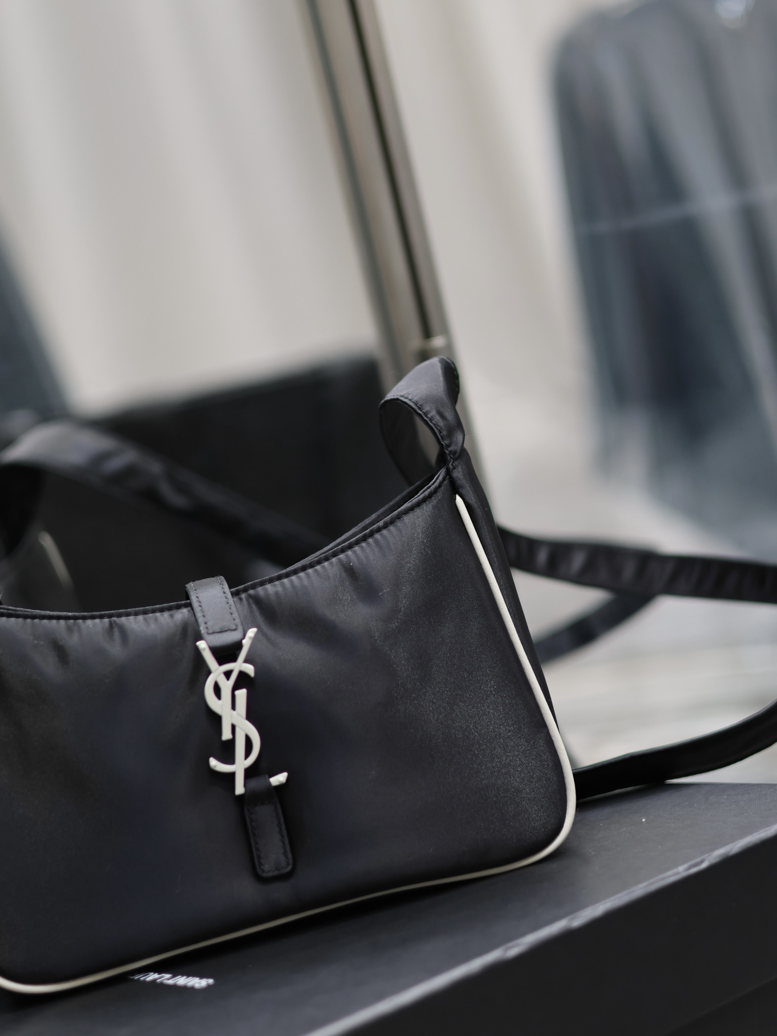 Saint Laurent 10A Handbag Shoulder Bag Top Mirror Quality Version