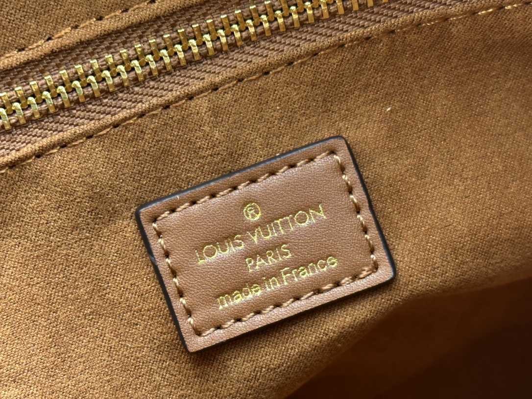Louis Vuitton Tote Shoulder Crossbody Bag M58188