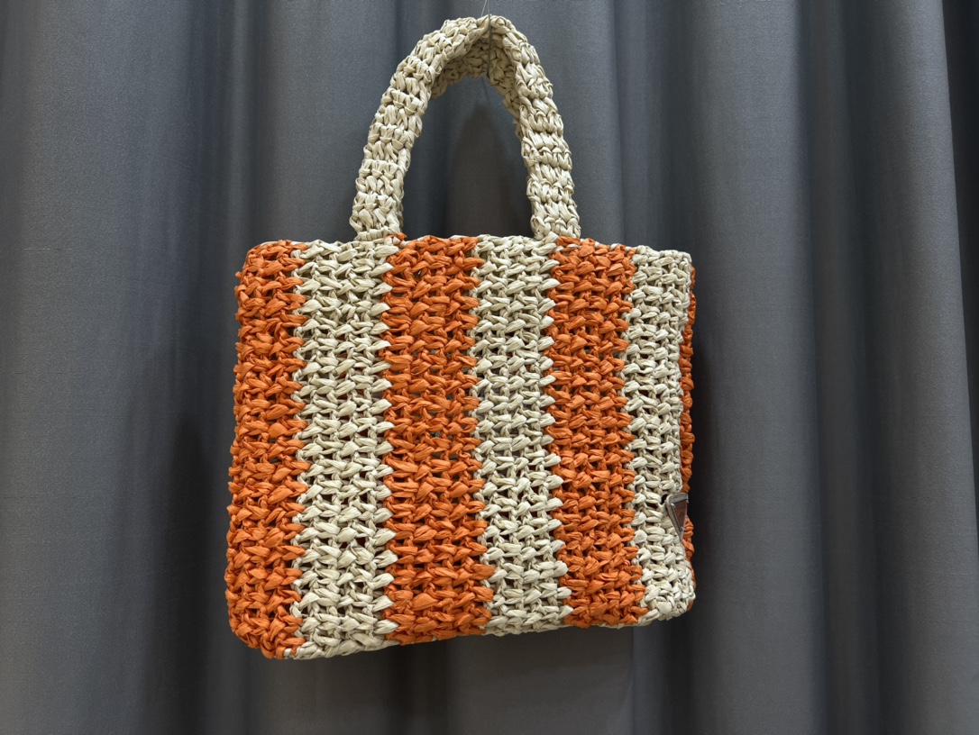 Prada 393 Orange LM031 24cm