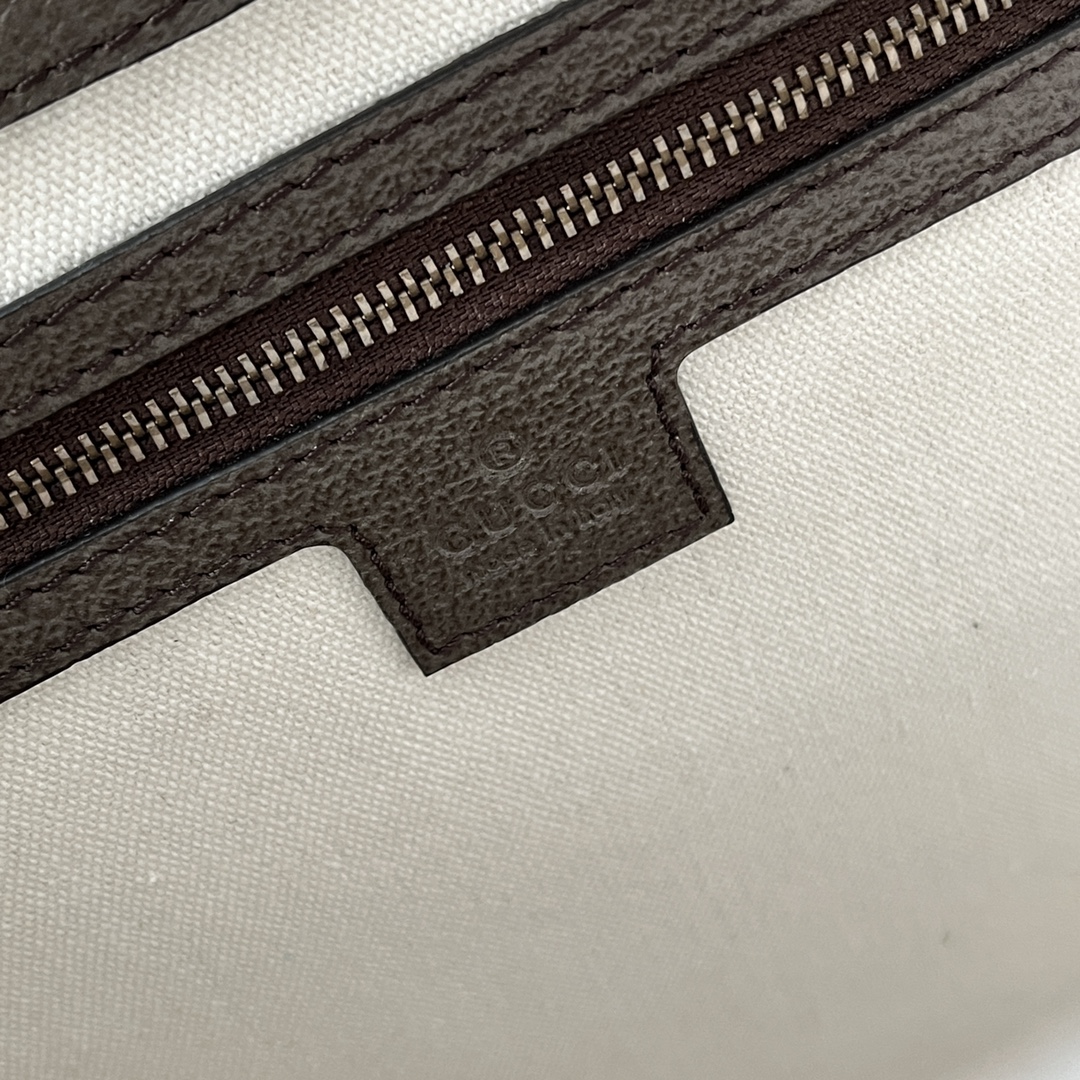 Gucci 724685 smile 081 32cm