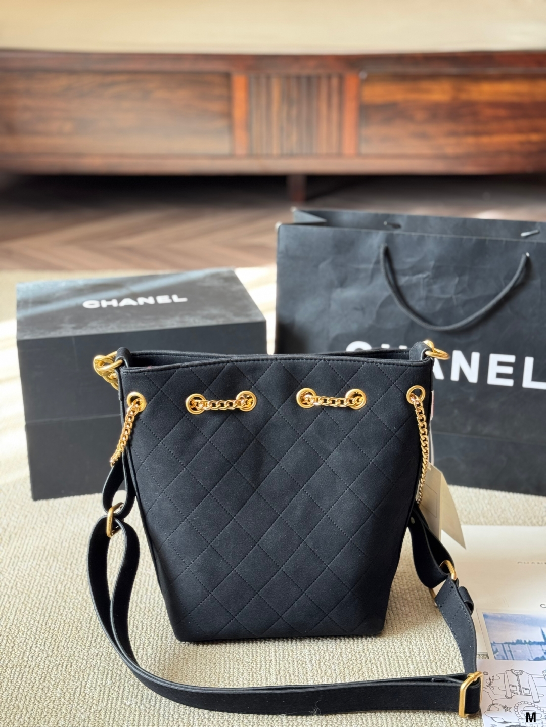 Chanel Bucket Bag 040 DB581 28cm
