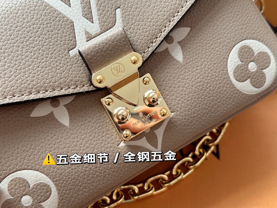 LV Pochette Métis East West Bag M23081 LM002 21.5cm