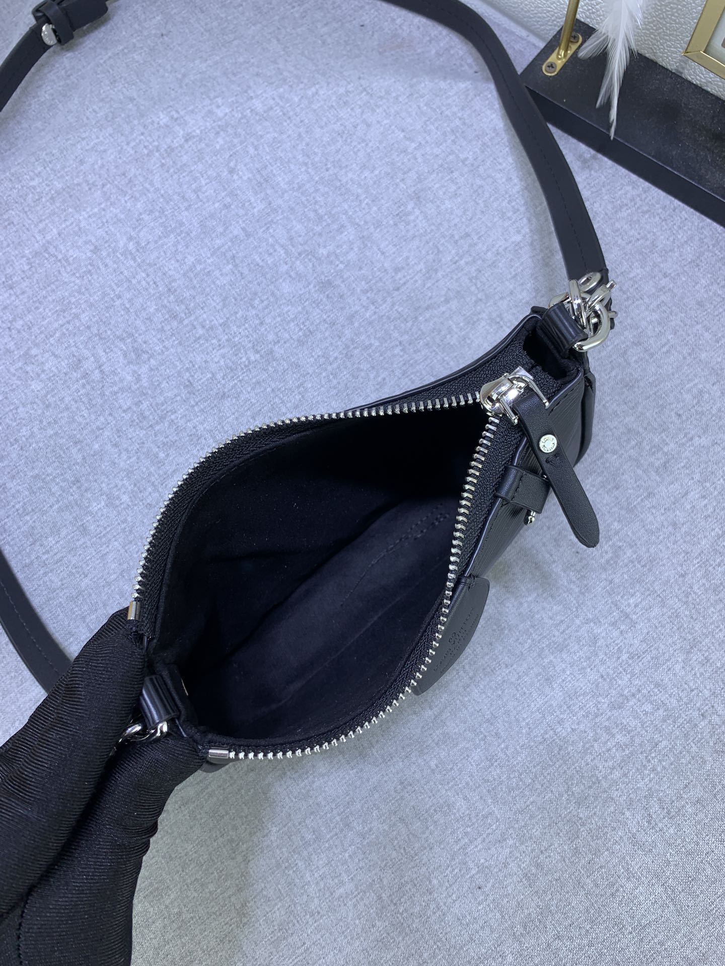 LV Easy Pouch On Strap Black water ripples M80349 MQ051 19cm