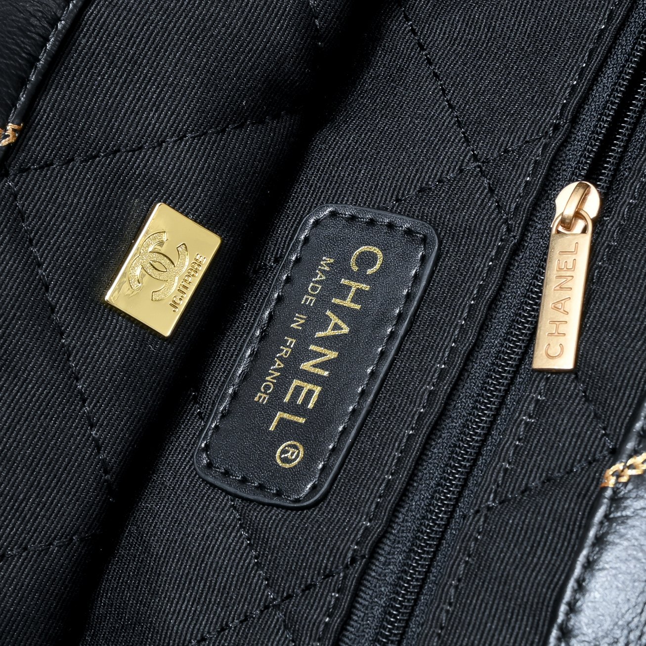 Chanel 22 Bag Pearl Bag Golden Thread Large Shoulder Bag Handbag