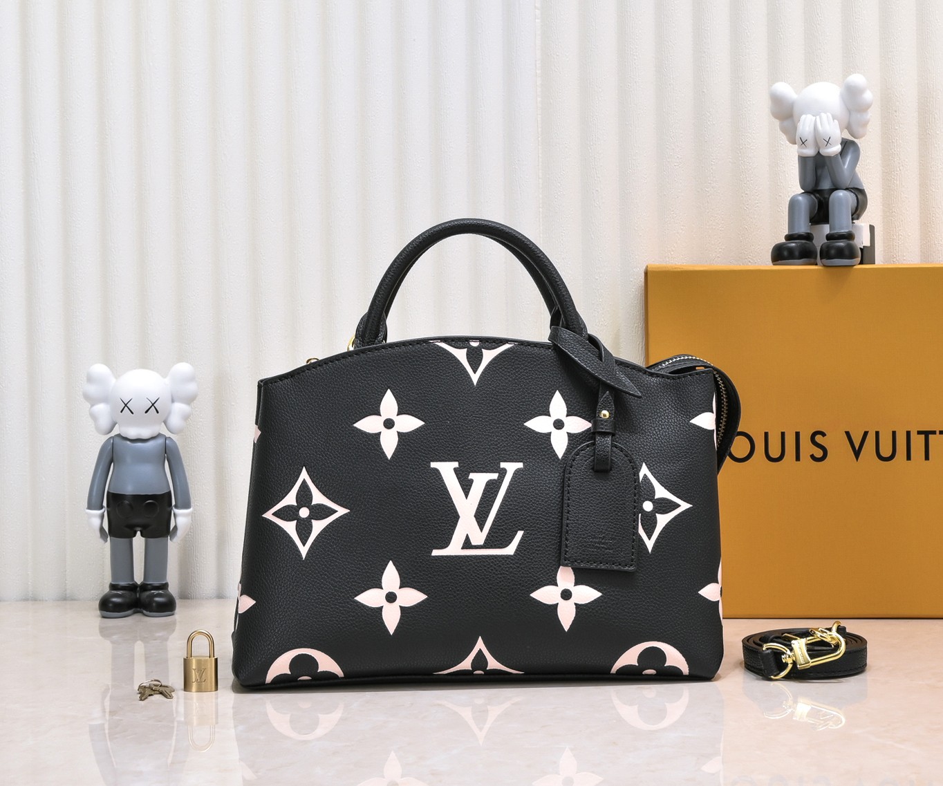 LVM45811 M45833CS071  34 x 24 x 15cm