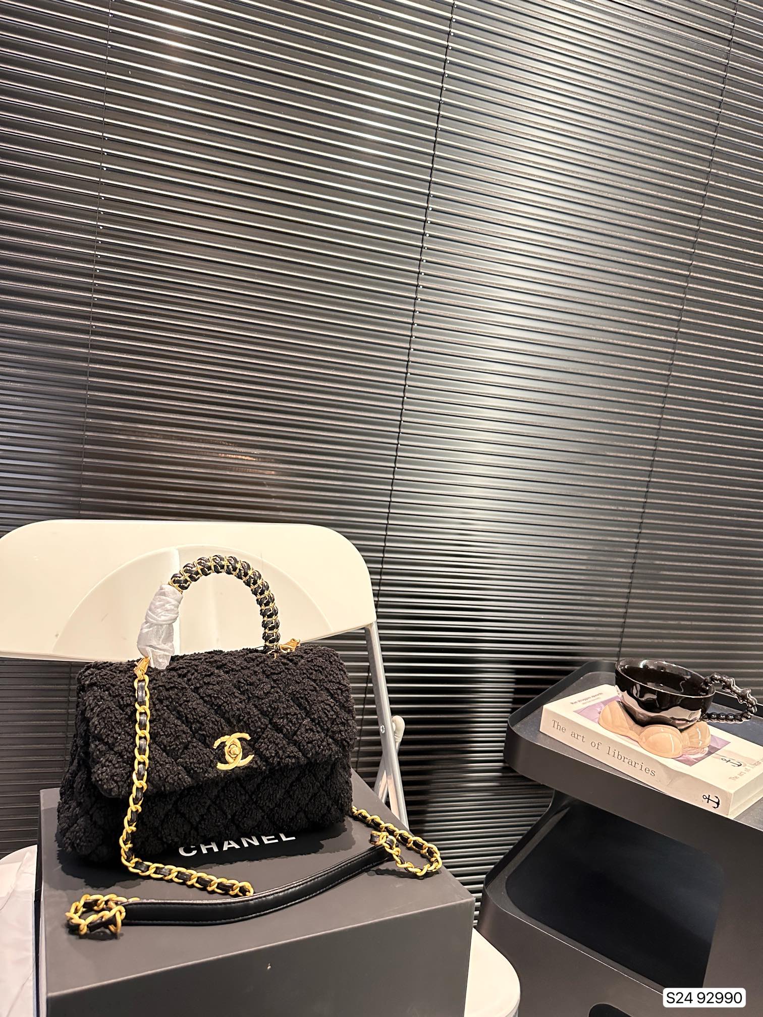 Chanel Handbag 92990 LLS581 23cm