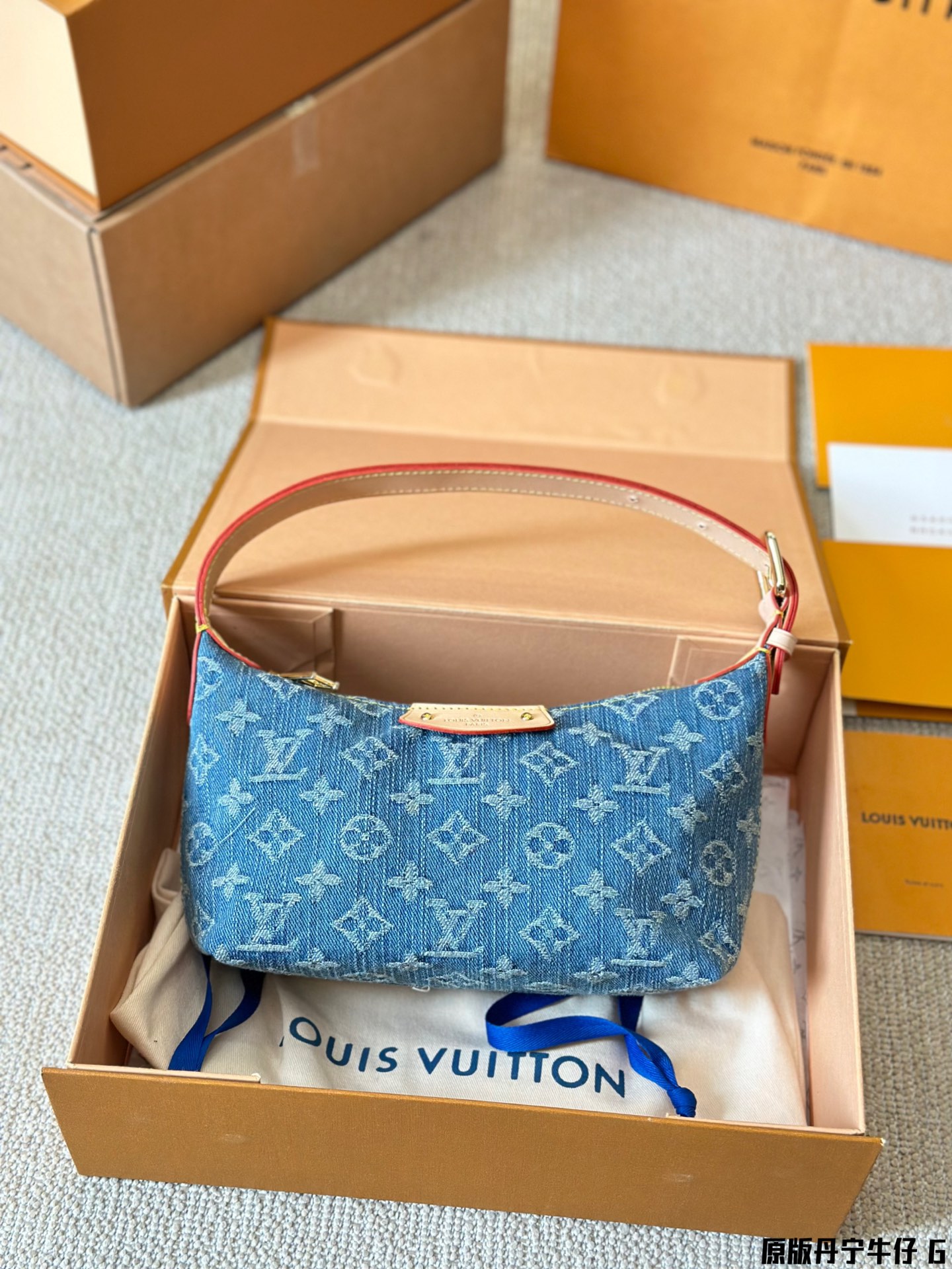 LV Hills Pochette 003 DB571 20cm