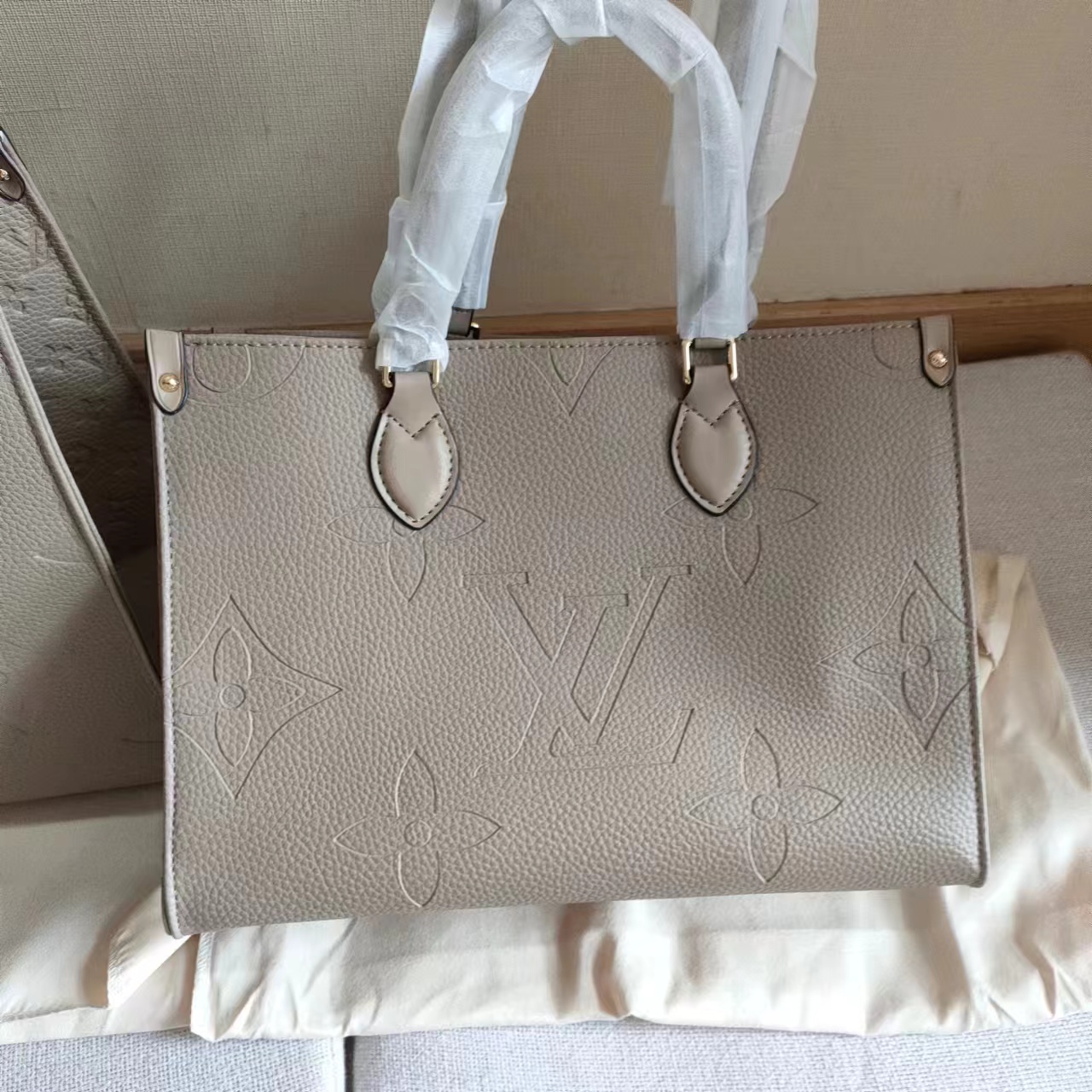 LV Onthego M44933 LM061071081 25-41cm