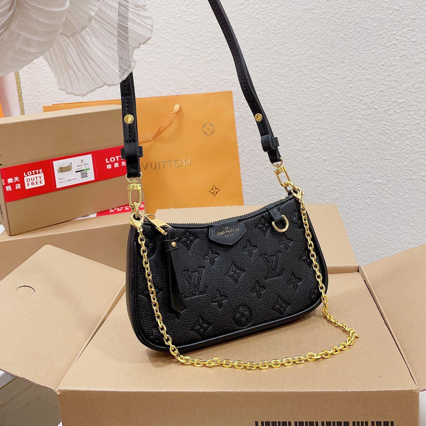 Louis Vuitton LV Easy Pouch Shoulder Bag(Replica)