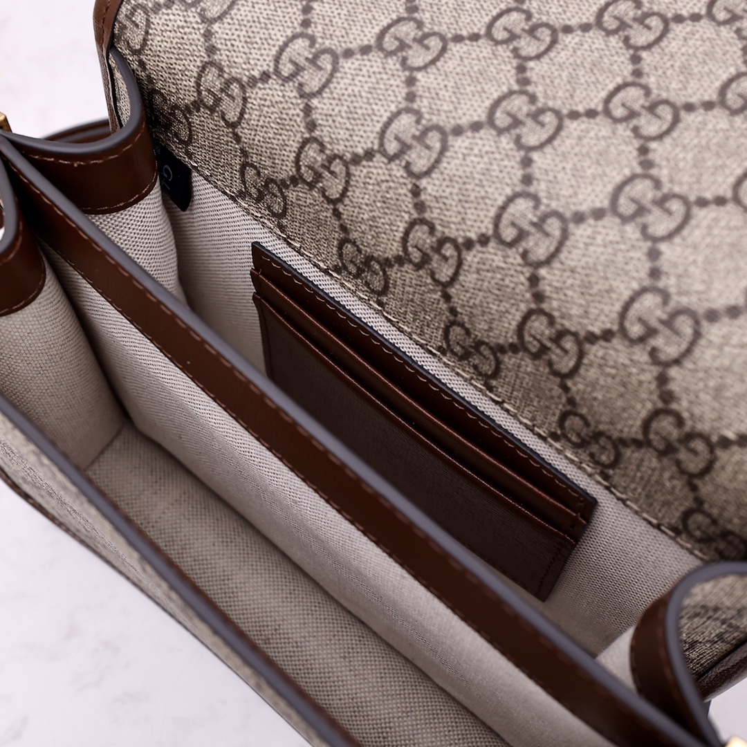 GUCCI 671620 20×17×8 cm