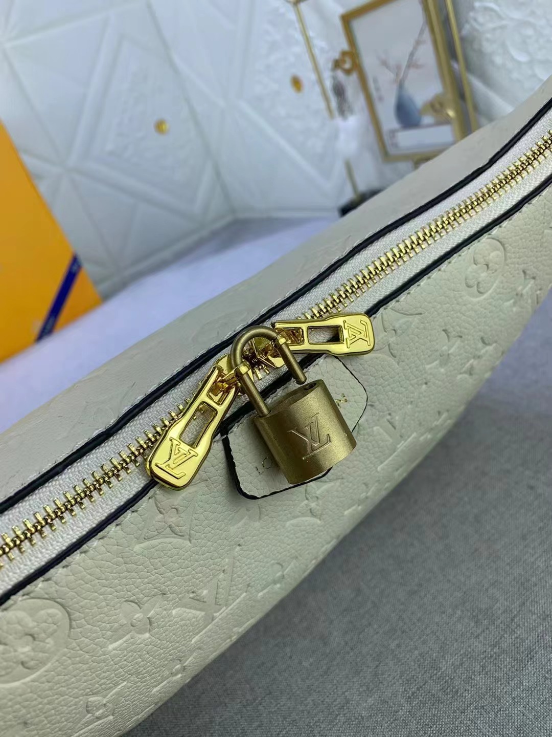 LV Sac Sport Handbag M46610 XX061 27cm