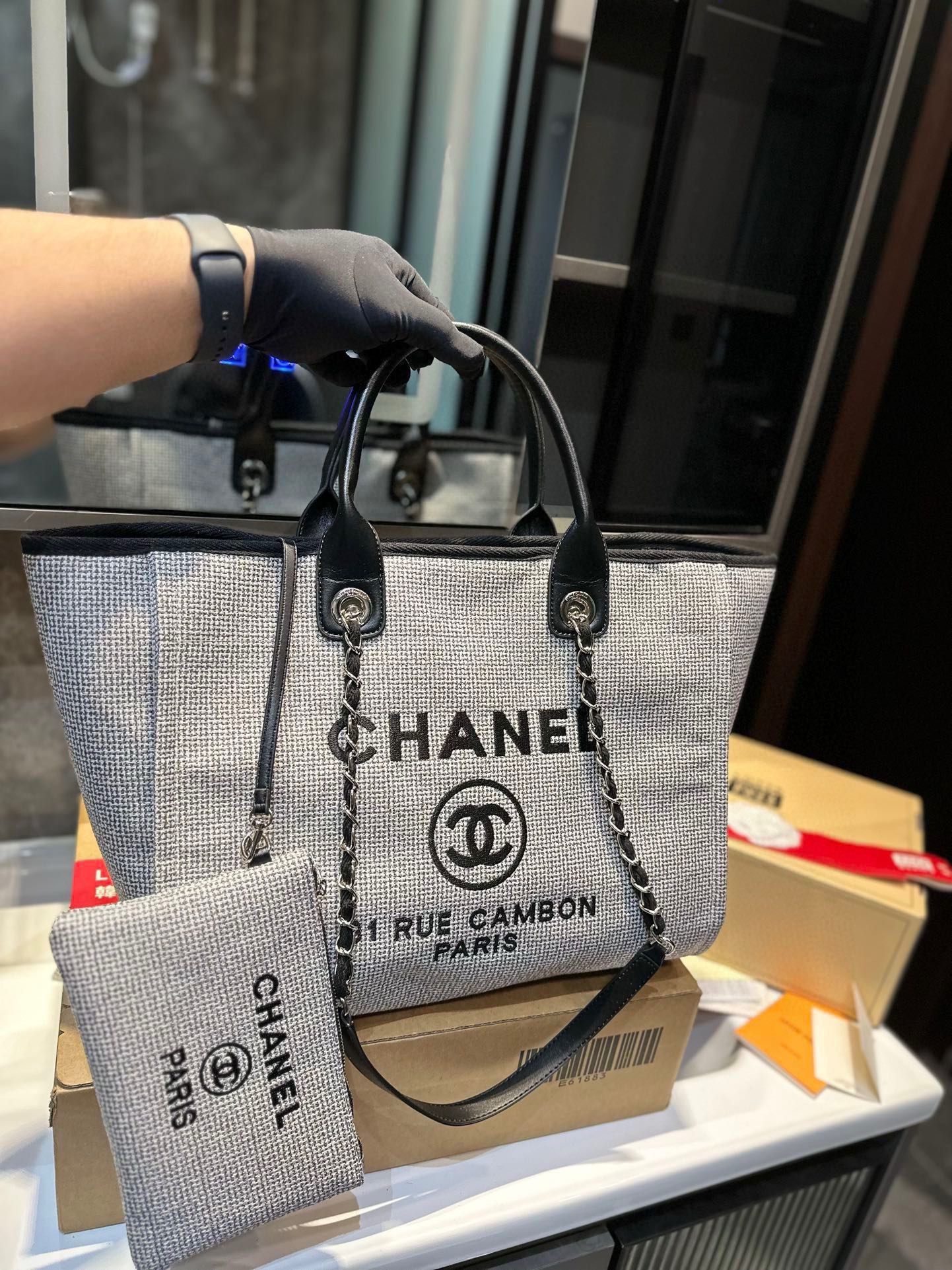 Chanel Shopping Bag 027 DB581 32-37cm