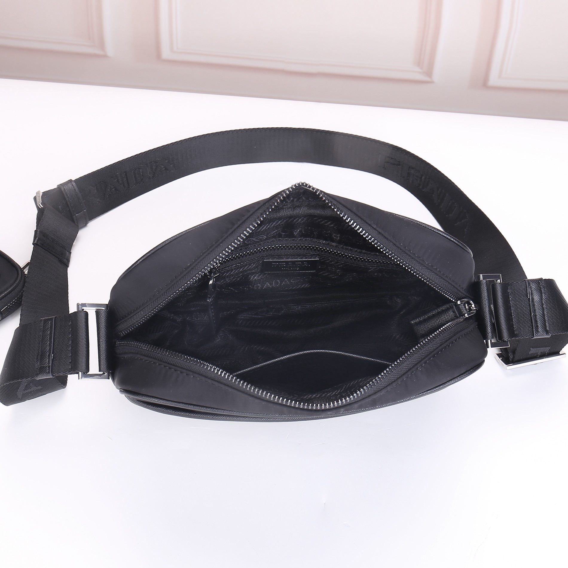 Prada Shoulder Bag 1048 TS041 23cm