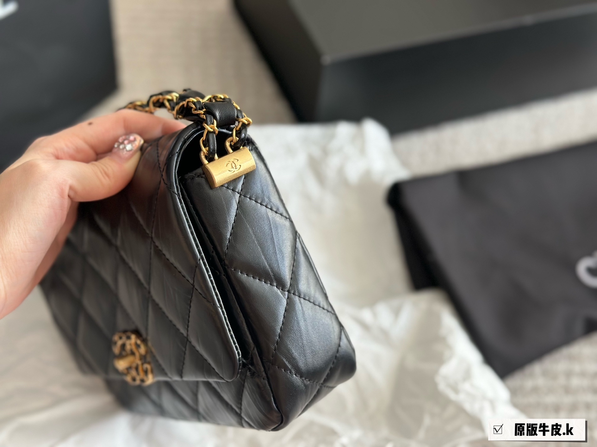 Chanel Shoulder Bag 038 DB562 20cm