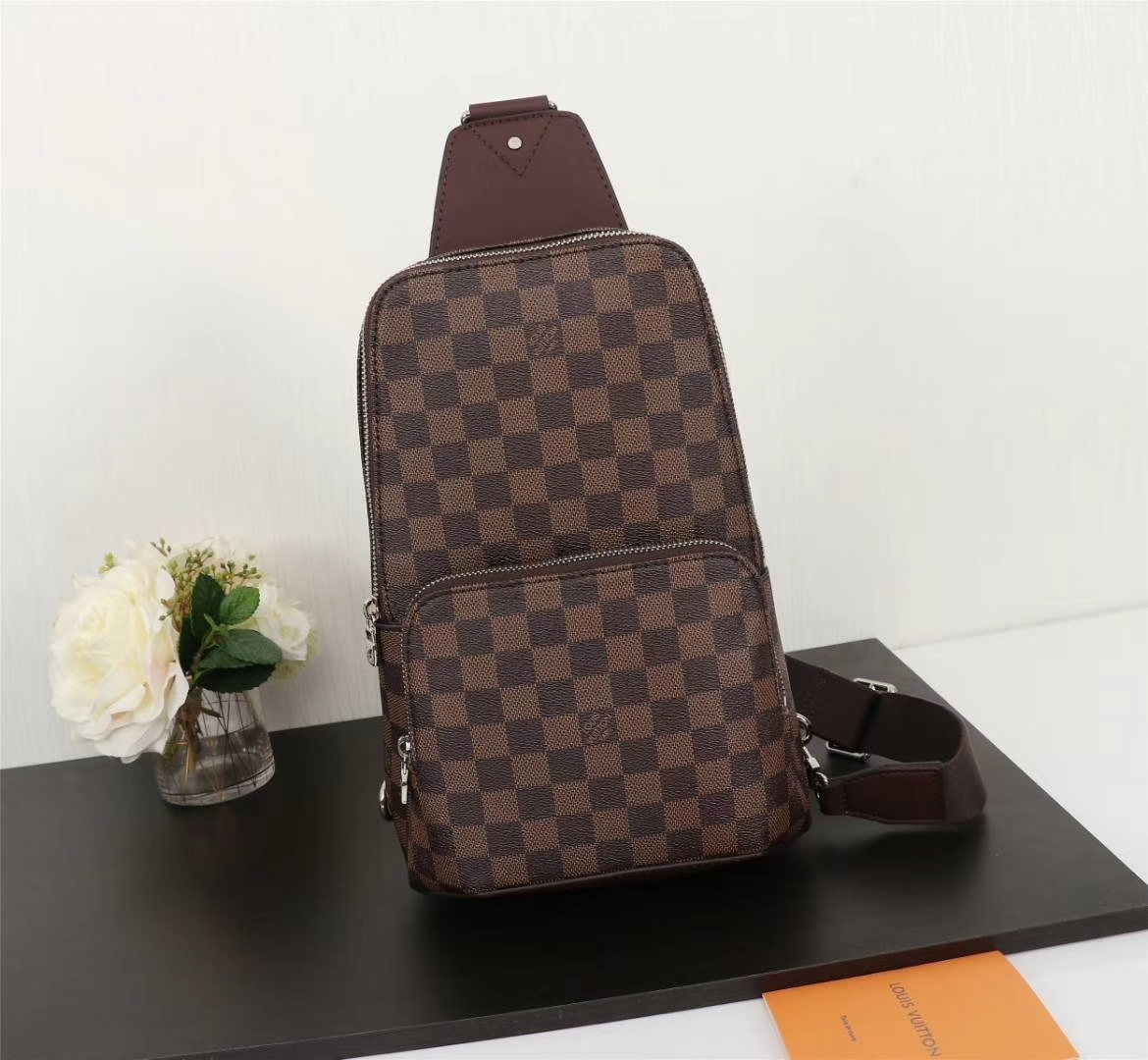 LVN41719CS051 21*31*9 cm