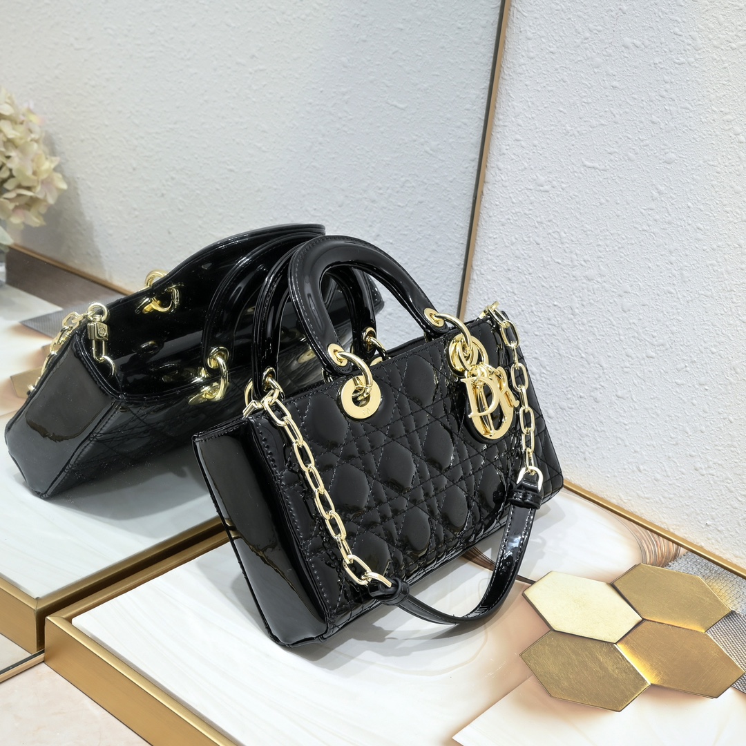 Medium Lady D-Joy bag Black patent leather CD0540 XB002 26cm