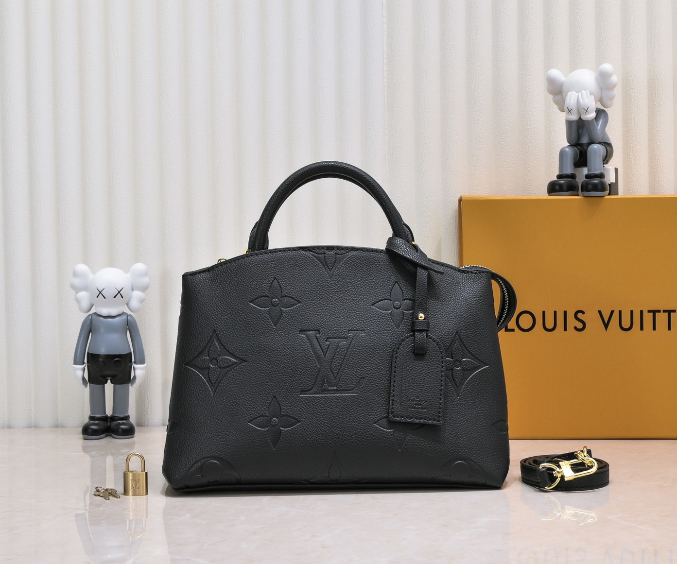 LVM45811 M45833CS071  34 x 24 x 15cm