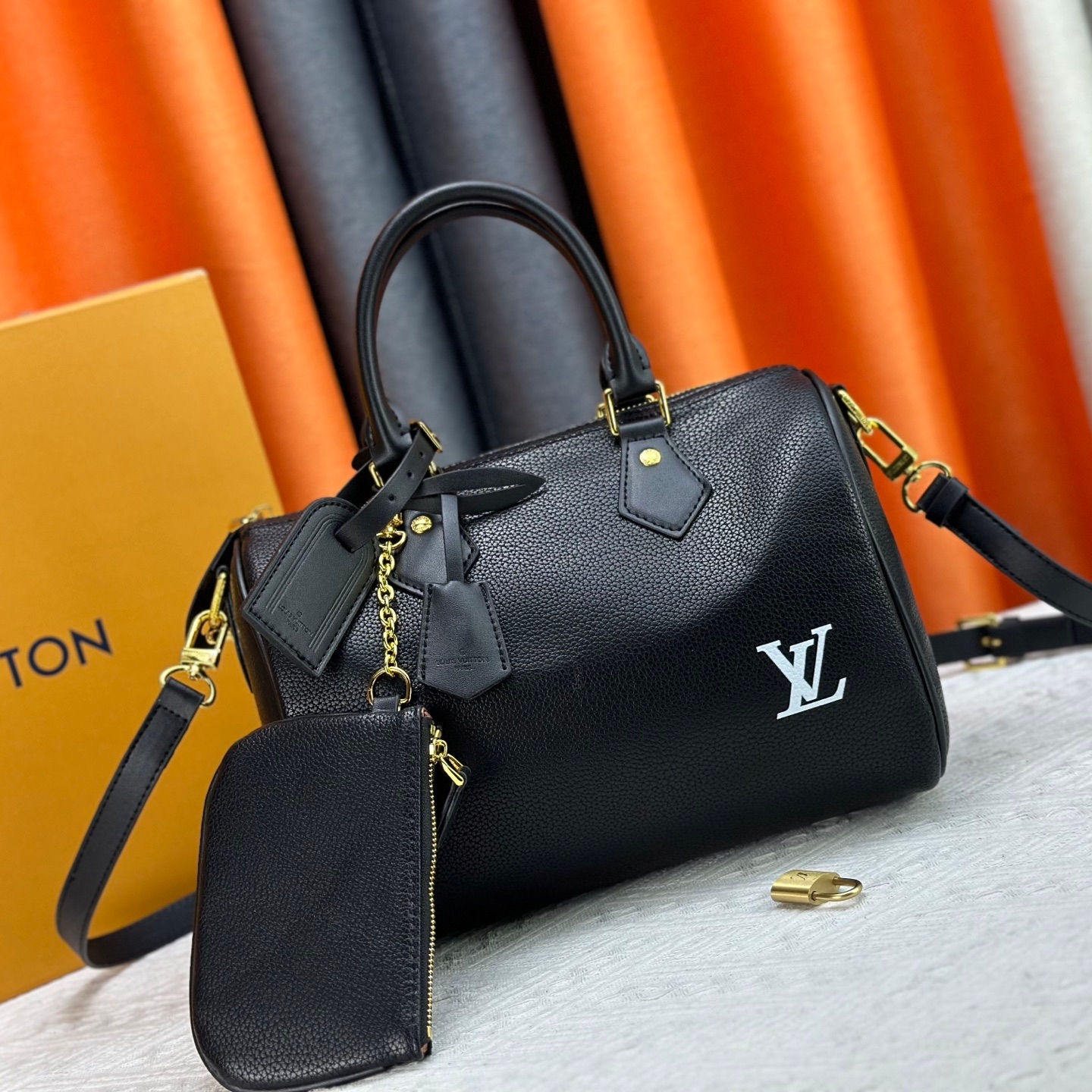 Louis Vuitton  Speedy 25 Handbag M12672 M12673