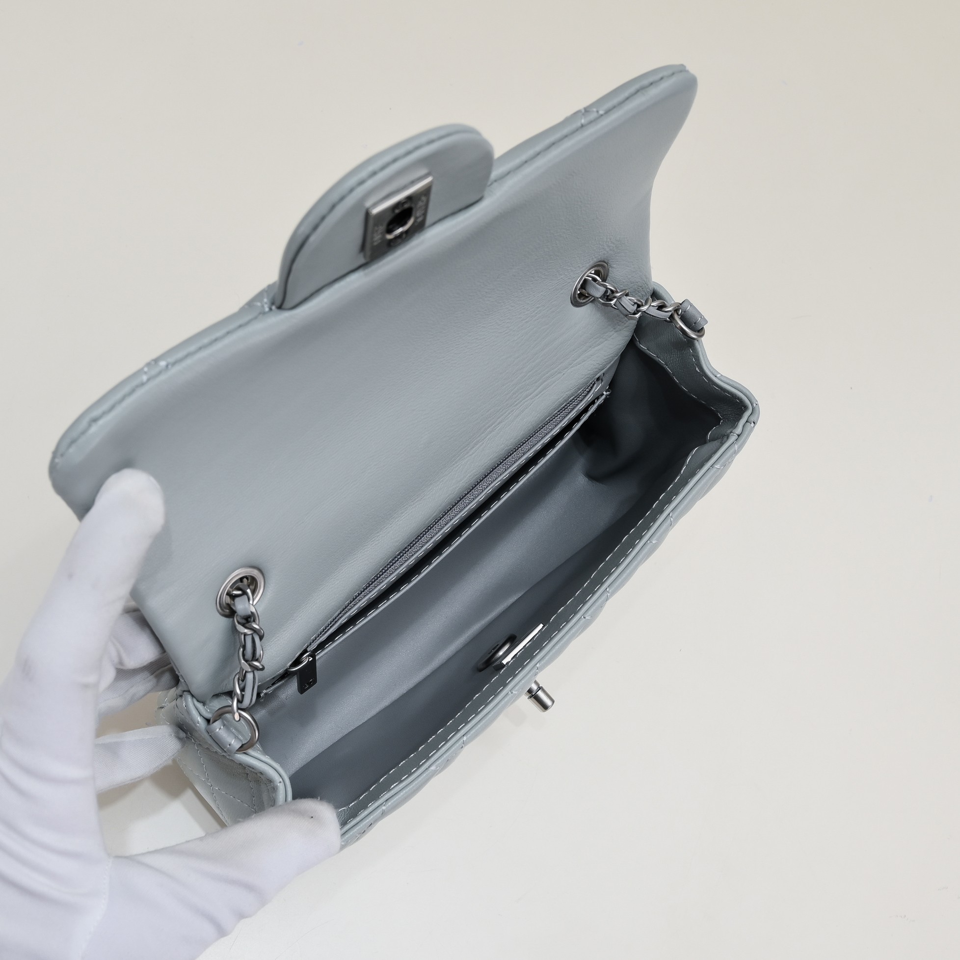 Chanel Cross Body Metal Ball Chain Shoulder Bag Handbag