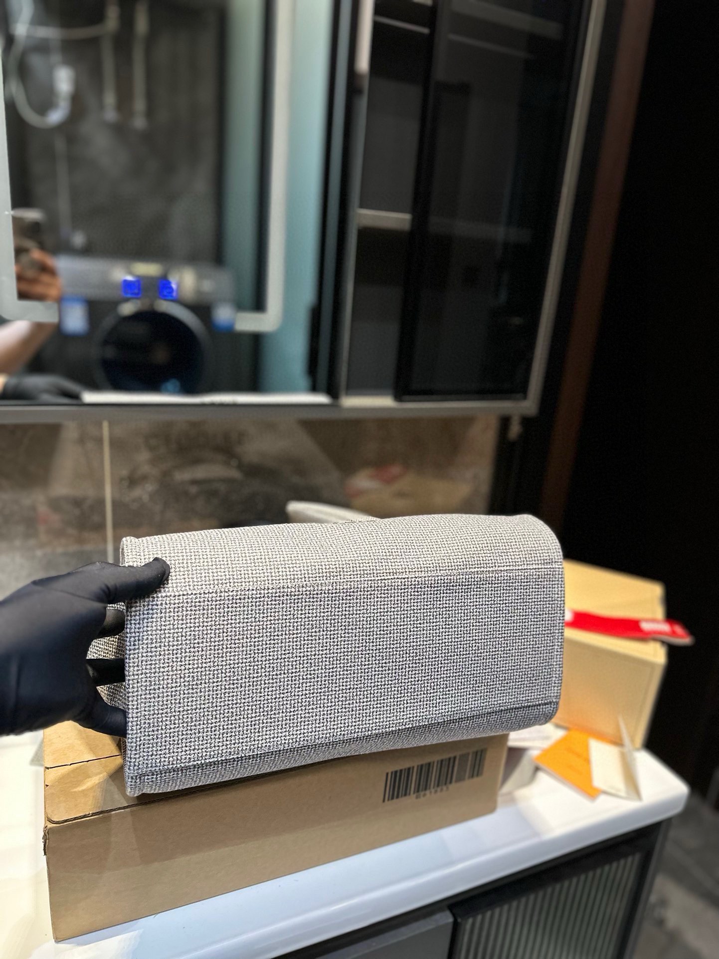 Chanel Shopping Bag 027 DB581 32-37cm