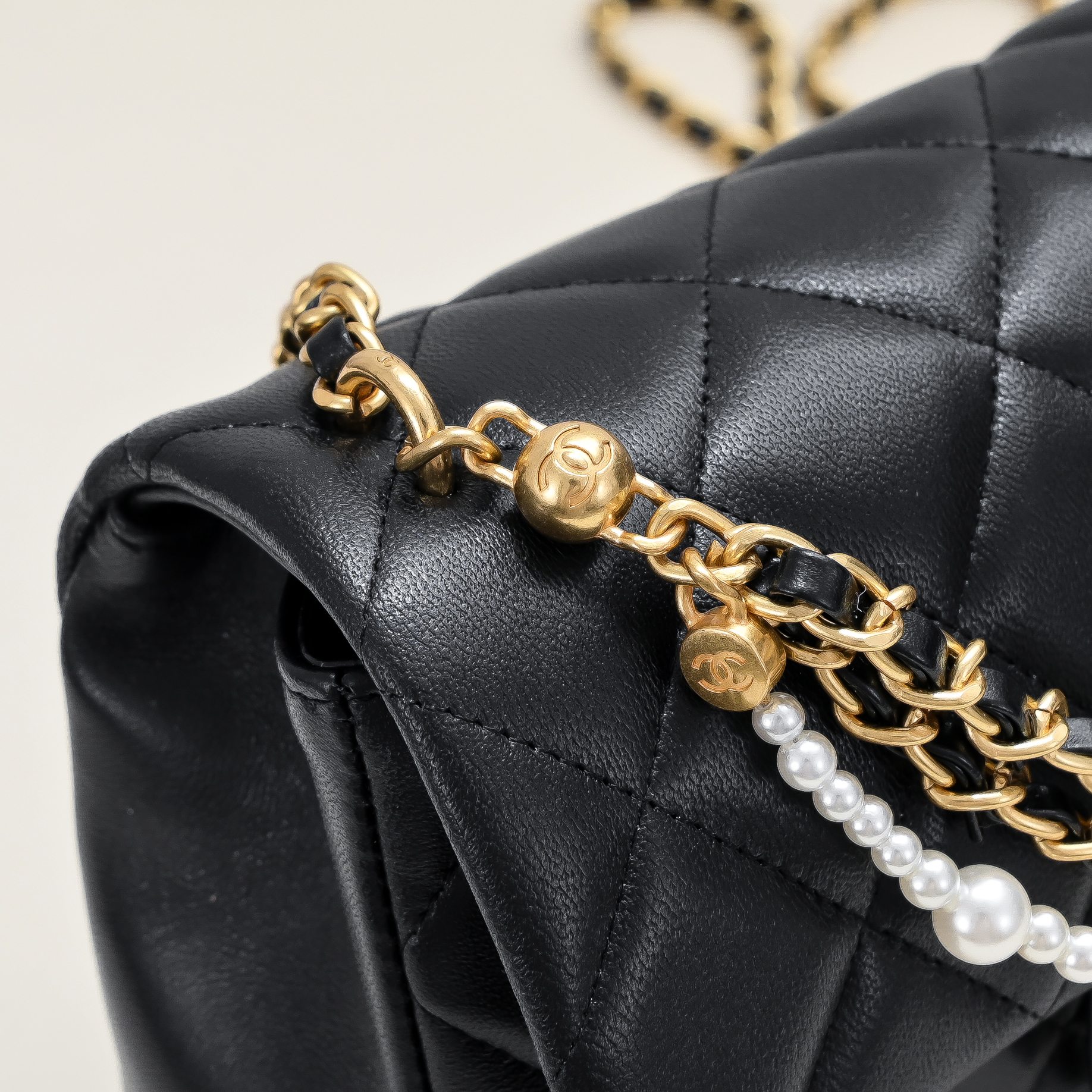Chanel 24P Pearl Chain Shoulder Bag Handbag