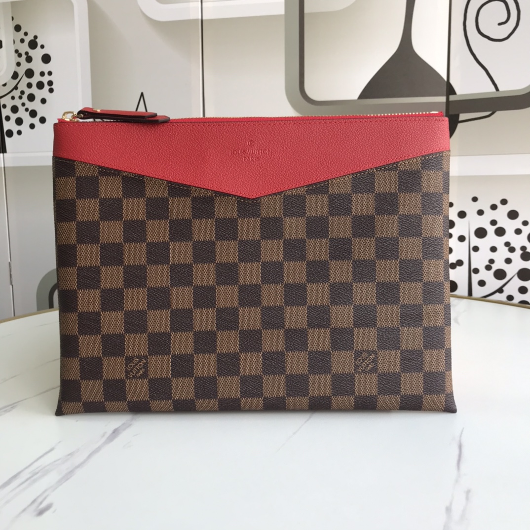 Louis Vuitton DAILY POUCH