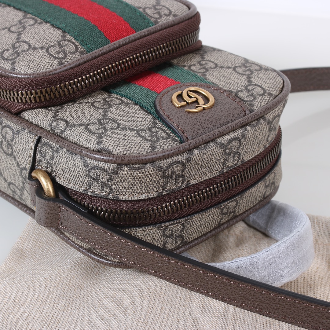 GUCCI 671682 12x16x7 cm