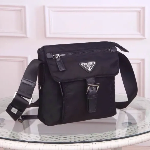 Prada8994HMF011 22*20*10 cm