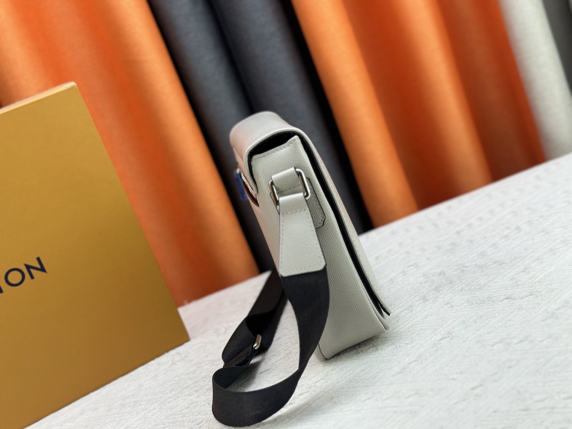 Louis Vuitton DISTRICT small messenger bag M46255 M42711 M42710