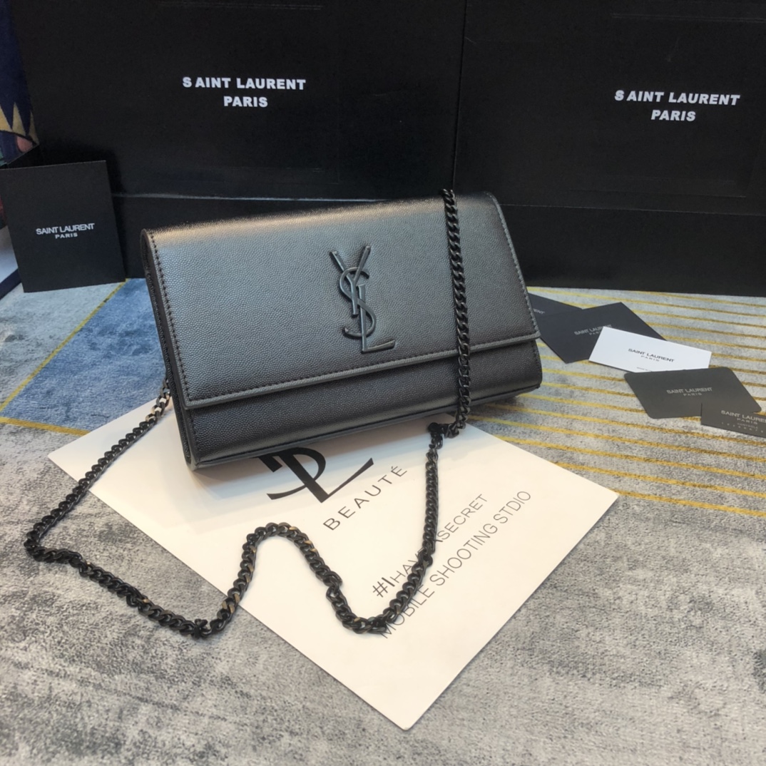 YSL KATE MEDIUM CHAIN BAG WITH TASSEL IN GRAINED LEATHER