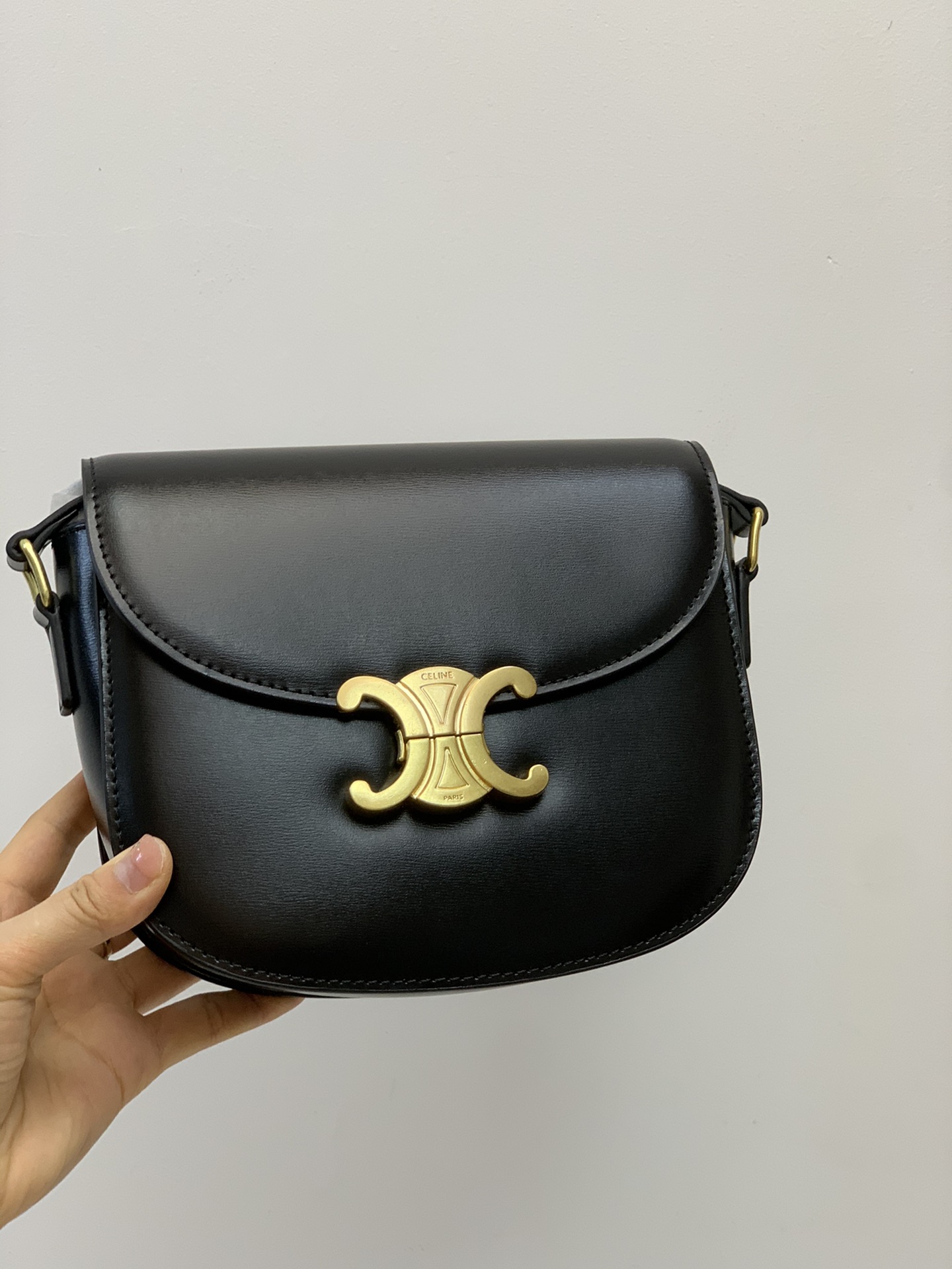 Celine008XX512 19CM