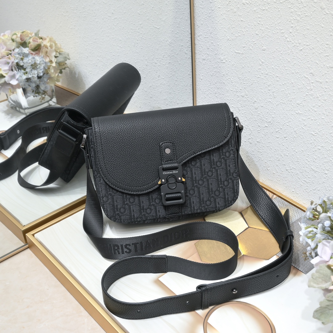 Dior Mini Saddle Bag With Strap 9911 XB012 23cm