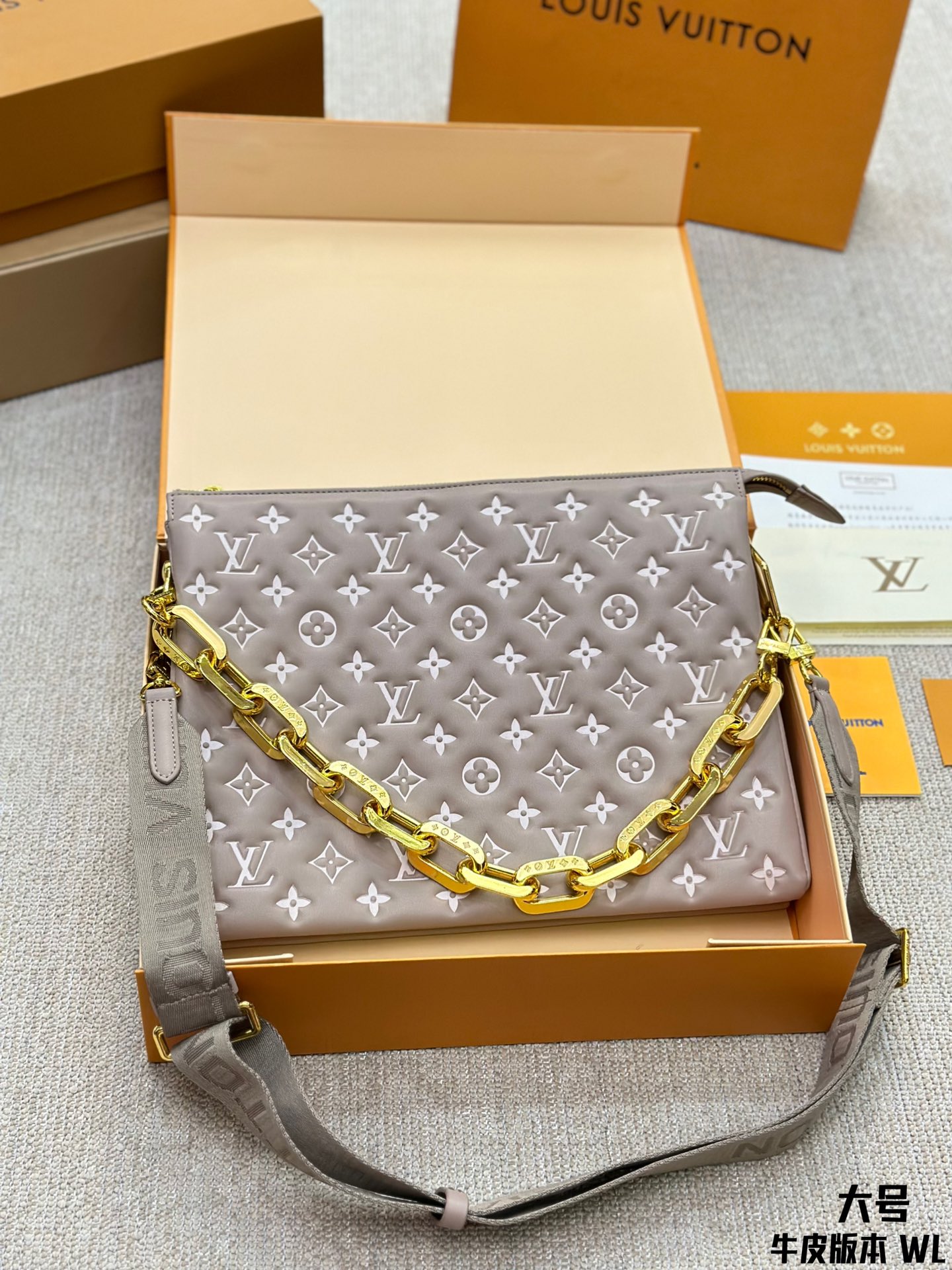 10A + quality LV Coussin MM M23057 DB022 34cm