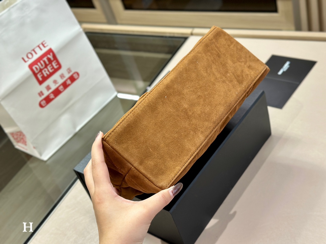 YSL Loulou puffer 4752 DB551 28cm