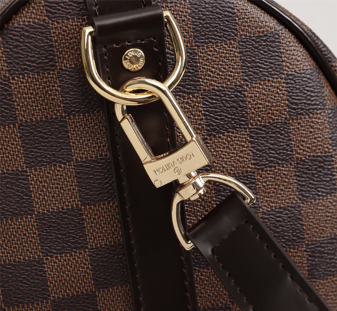 LV Keepall Bandoulière Bag