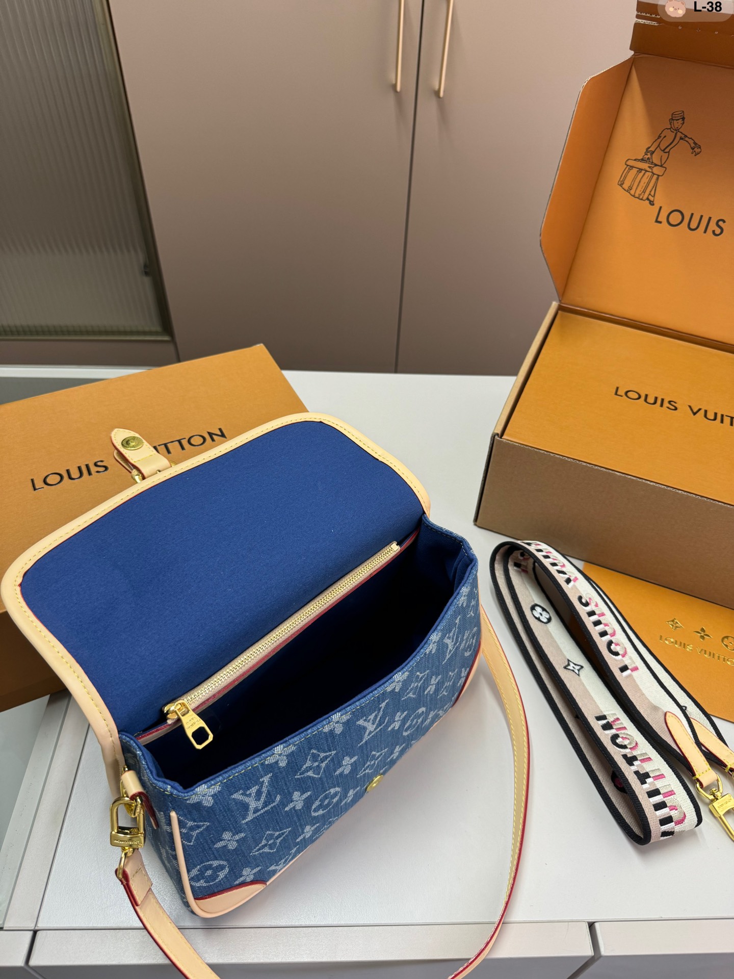 LV Dannie Bag 015 DB571 24cm
