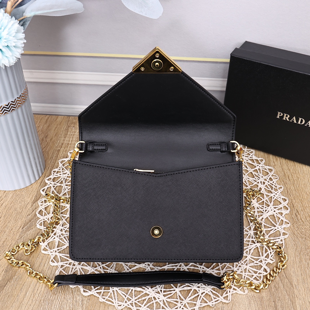 Prada0836 22PJ551
