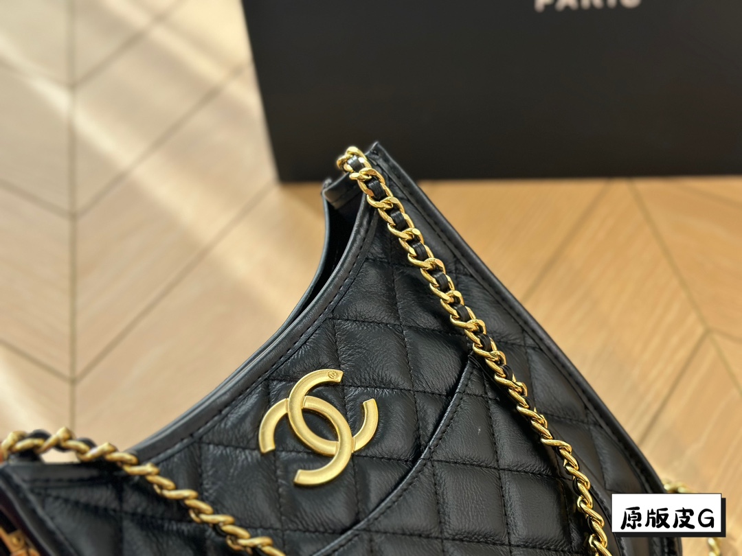 Chanel Chain Bag 010 DB512 23cm