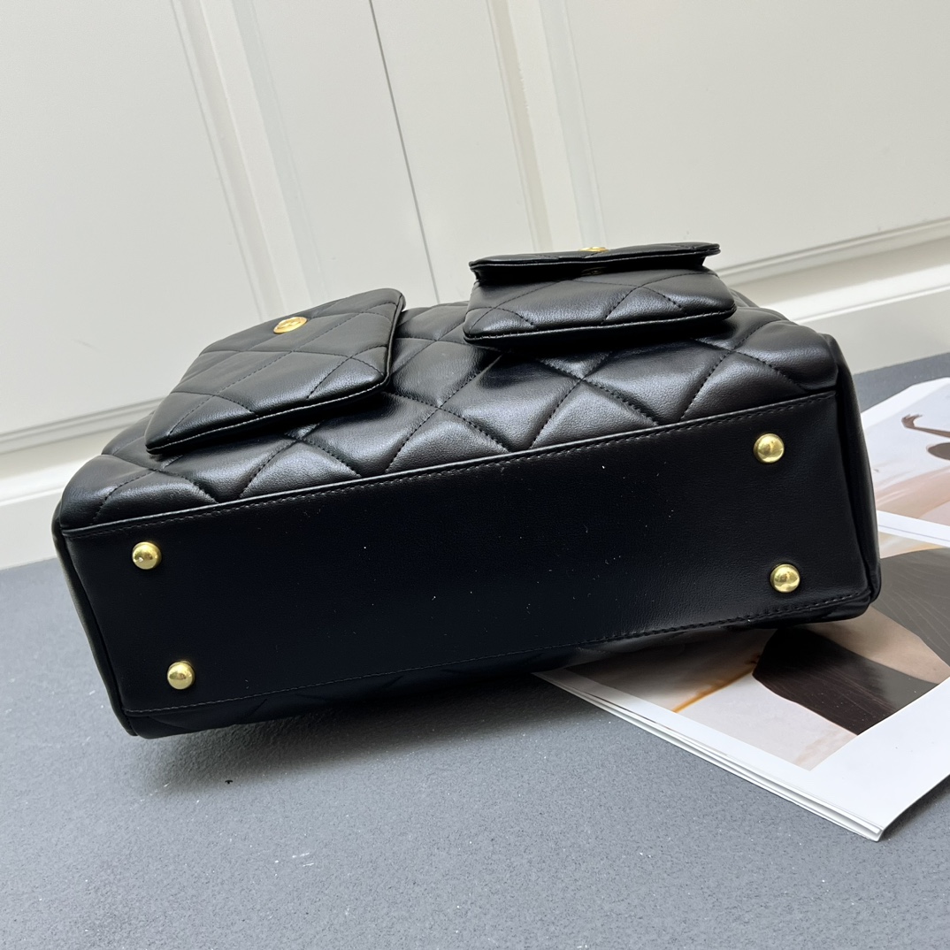 Chanel miumiu small square bag S3189