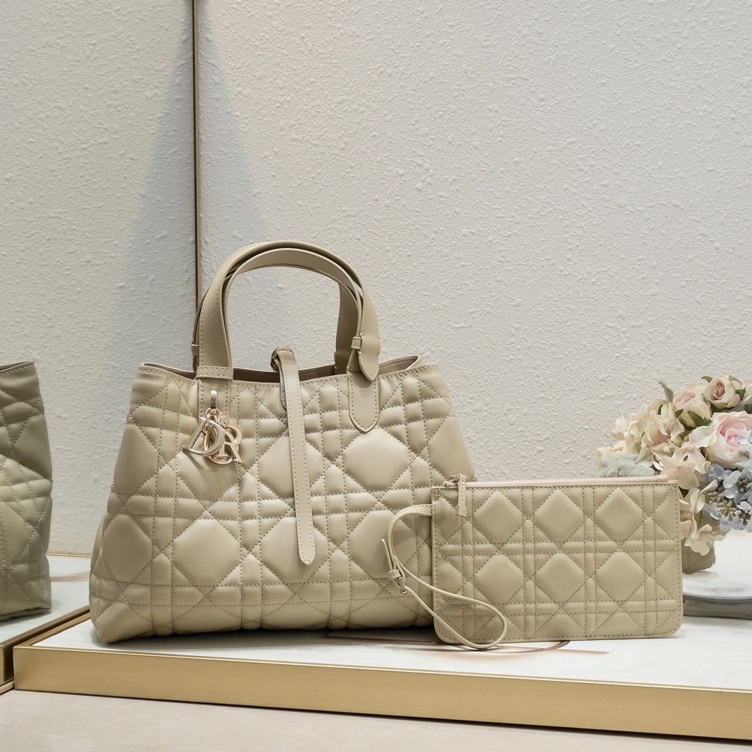 Dior Toujours Medium Cowhide (Replica)7A